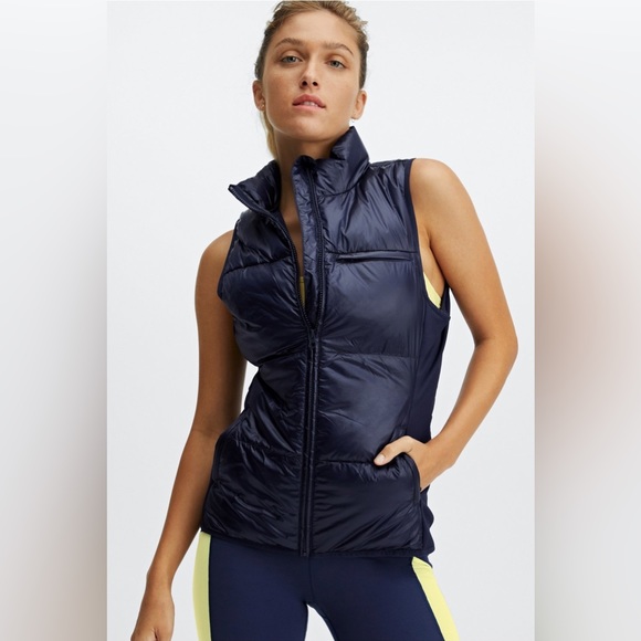 Fabletics Elliot Packable Puffer Vest - Picture 1 of 15